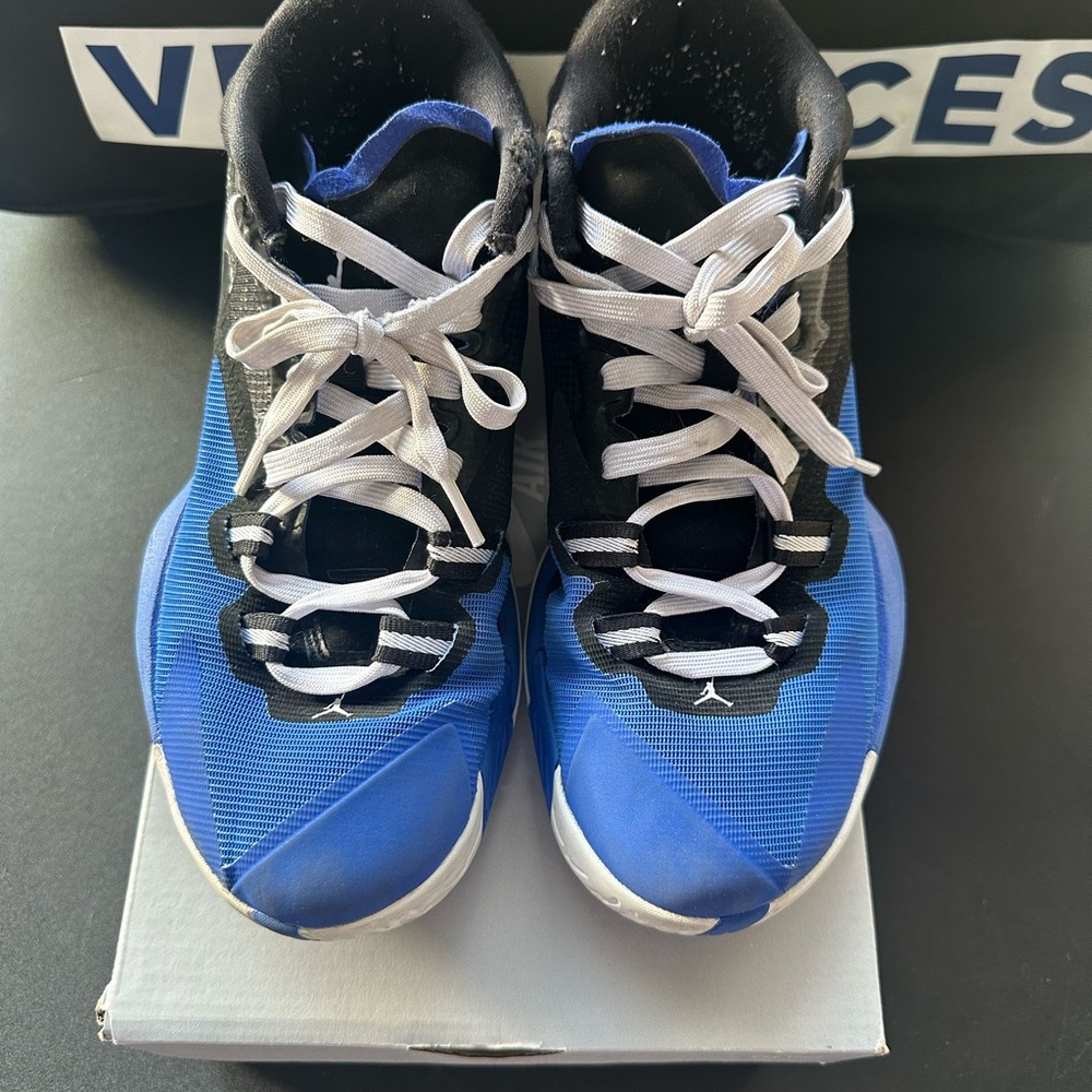 Nike Women's Blue and Black Sneakers